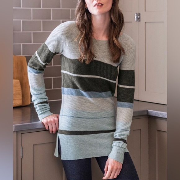 Celtic & Co Women’s Yoke Detail Wool Tunic Sweater Size Large - Picture 1 of 8